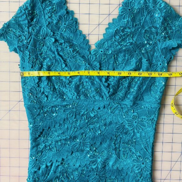 Greenish Blue Lace and Beaded Cocktail Party Dress . XS - Picture 8 of 9